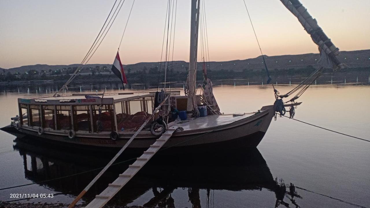 Jj Jamaica Felucca Hotel Aswan Bagian luar foto